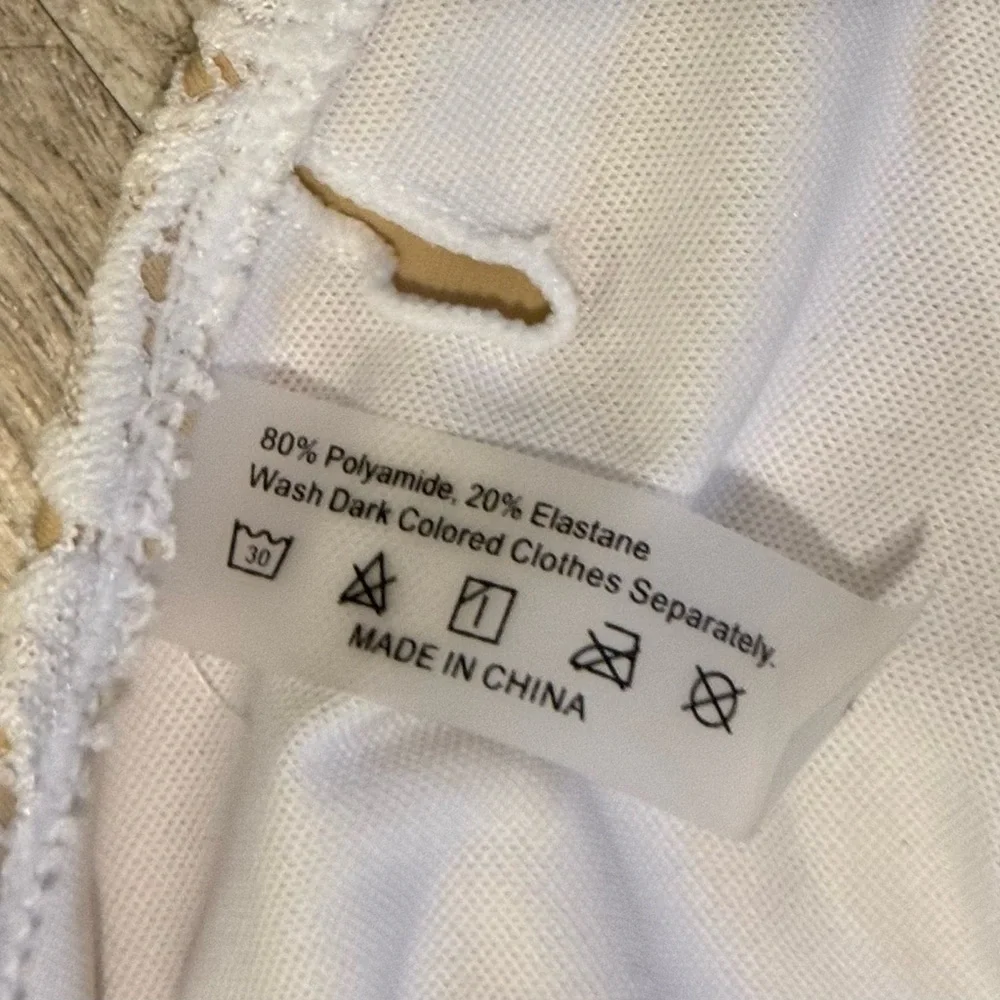 Cute White Crocheted Bikini with Scrunch Back Bottom - Size XL - Worn Once - Picture 4 of 10